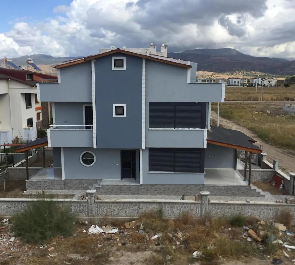 Casa de Férias Luxurious Triplex Summer House - Brand New In Beautiful Dikili Turquia