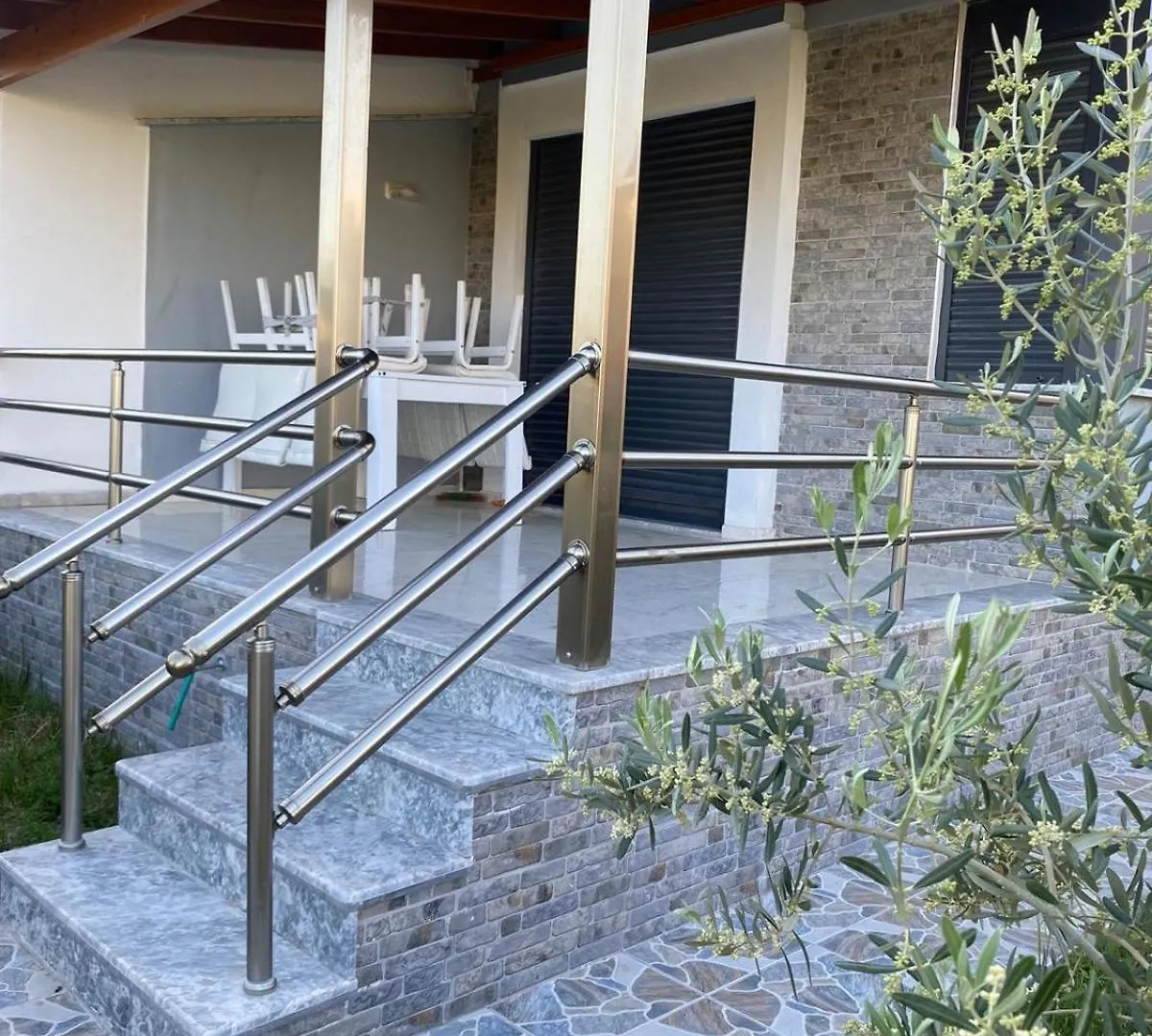Luxurious Triplex Summer House - Brand New In Beautiful Dikili Turquia